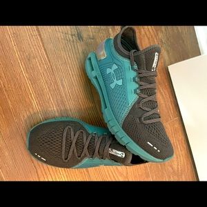Under Armour Sneakers - HOVR  - size 8 - turquoise/gray